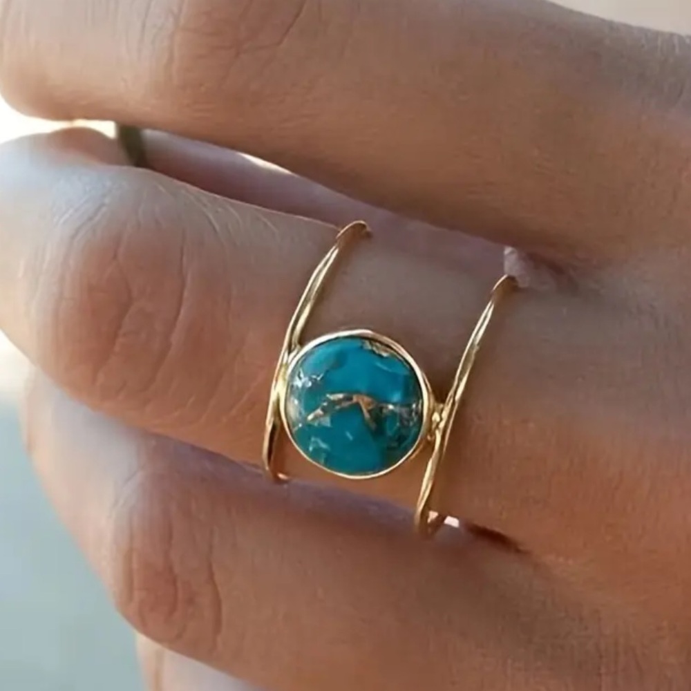 3/$20 - Gold and Turquoise Ring, sz ~9.5